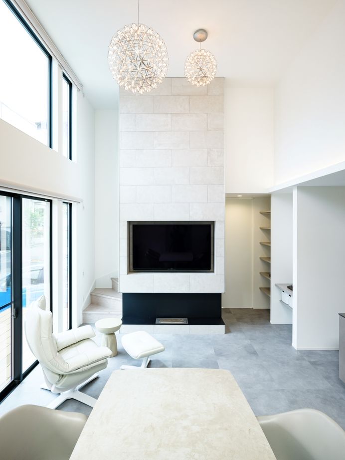 ハウスイズム建築設計事務所 【3000～3499万円/29.9坪/間取り有】美術館のようなリビングで、絵画と炎が彩る至福のひとときの建築実例画像6