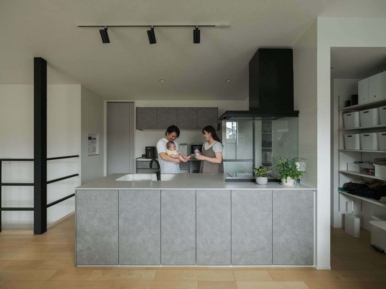 ハウスイズム建築設計事務所 【2000万円台/30坪台/間取り有】階段を上がると、光と風が迎えてくれる。開放感に包まれる2階リビングの建築実例画像5