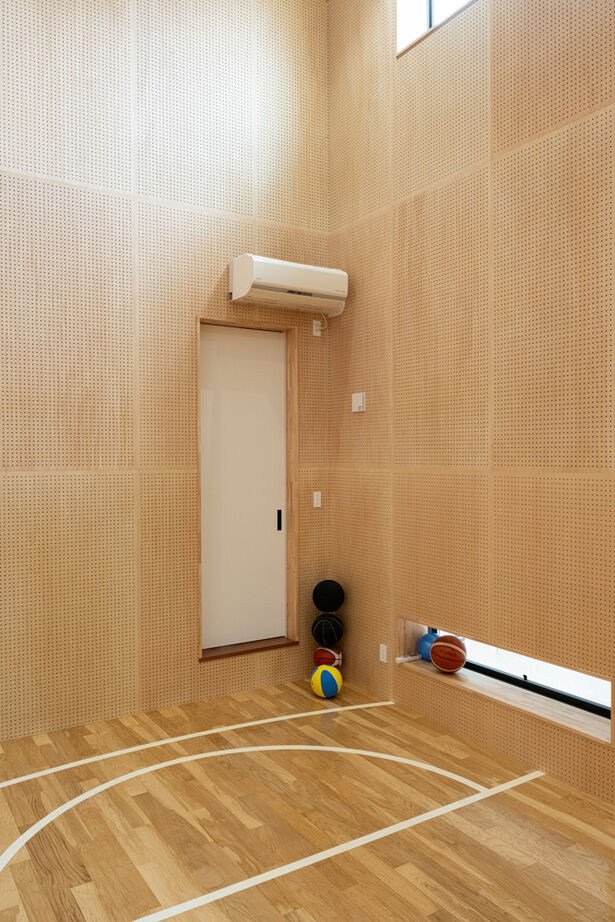 ハウスイズム建築設計事務所 【5500～5999万円/60坪台/二世帯】家の中にバスケ用の体育館！一緒に汗をかいて育む家族の絆の建築実例画像16
