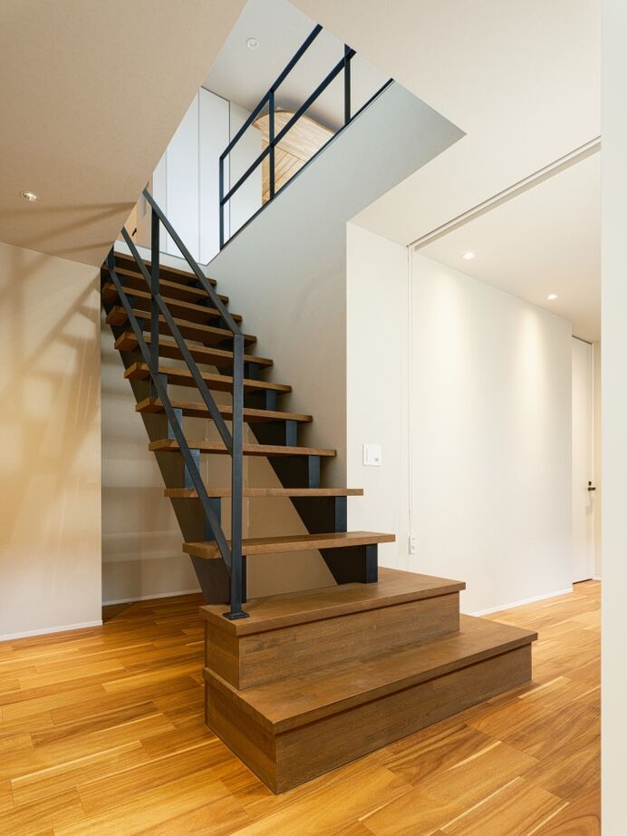 ハウスイズム建築設計事務所 【5500～5999万円/60坪台/二世帯】家の中にバスケ用の体育館！一緒に汗をかいて育む家族の絆の建築実例画像20