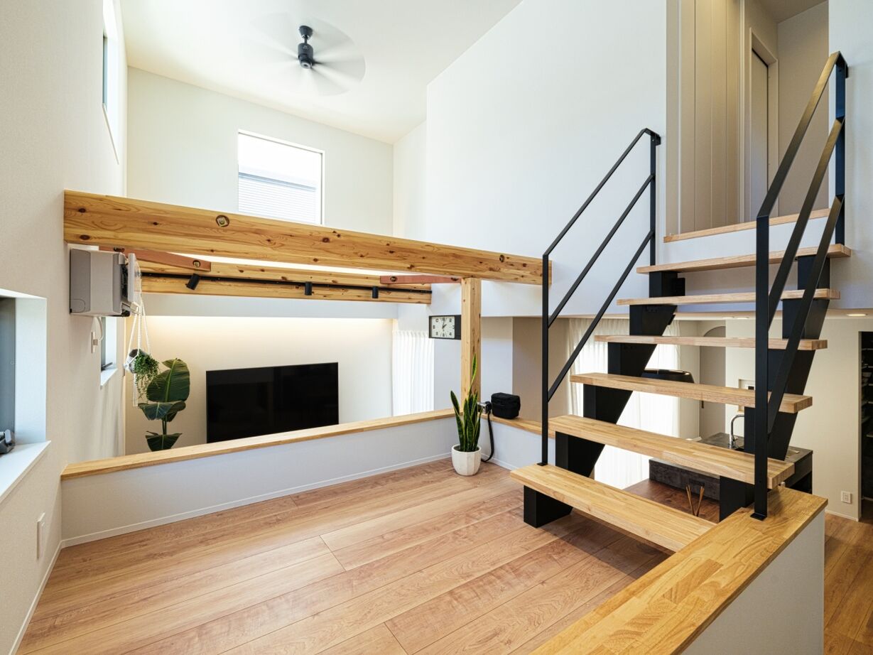 ハウスイズム建築設計事務所 【3100万円台/30坪台/間取り有】唯一無二のデザインや間取り提案に大満足。中庭でBBQを楽しむ夫婦の休日の建築実例画像6