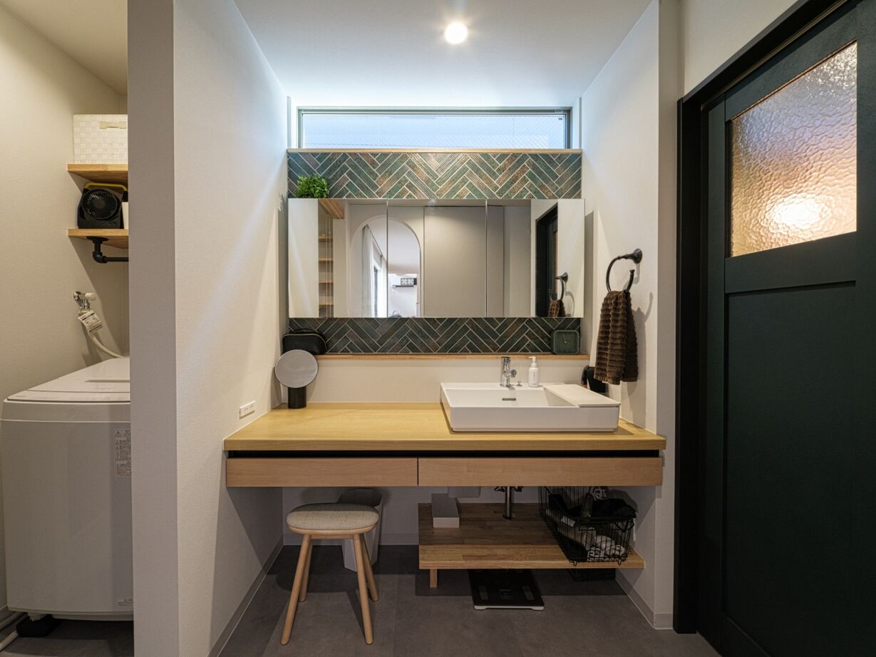 ハウスイズム建築設計事務所 【3100万円台/30坪台/間取り有】唯一無二のデザインや間取り提案に大満足。中庭でBBQを楽しむ夫婦の休日の建築実例画像8