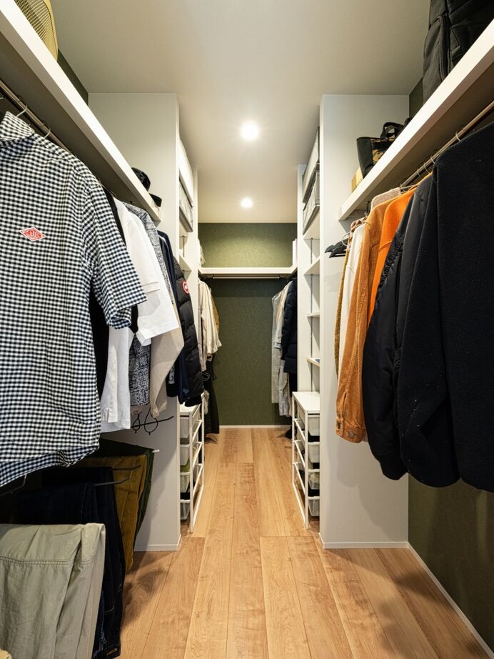 ハウスイズム建築設計事務所 【3100万円台/30坪台/間取り有】唯一無二のデザインや間取り提案に大満足。中庭でBBQを楽しむ夫婦の休日の建築実例画像10