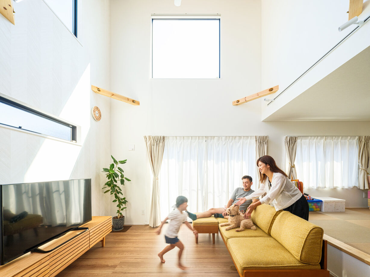 ハウスイズム建築設計事務所 【4000～4499万円/40坪台/間取り有/ガルバ】家族一緒の「おうち時間」が楽しい、祖父母と暮らす二世帯住宅の建築実例画像4