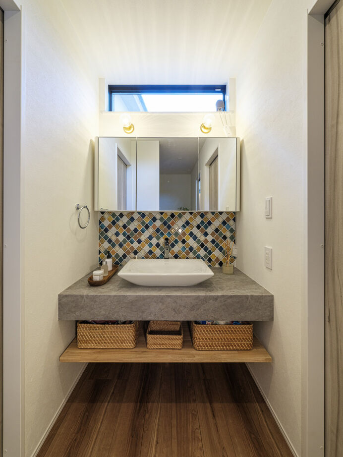 ハウスイズム建築設計事務所 【4000～4499万円/40坪台/間取り有/ガルバ】家族一緒の「おうち時間」が楽しい、祖父母と暮らす二世帯住宅の建築実例画像10