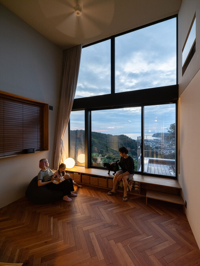 ハウスイズム建築設計事務所 【30坪台/間取り有】大パノラマの絶景を独り占め！海と山の豊かな自然を感じながら家族の絆を育む家の建築実例画像7