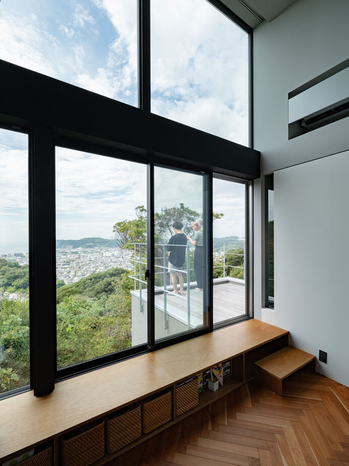 ハウスイズム建築設計事務所 【30坪台/間取り有】大パノラマの絶景を独り占め！海と山の豊かな自然を感じながら家族の絆を育む家の建築実例画像8