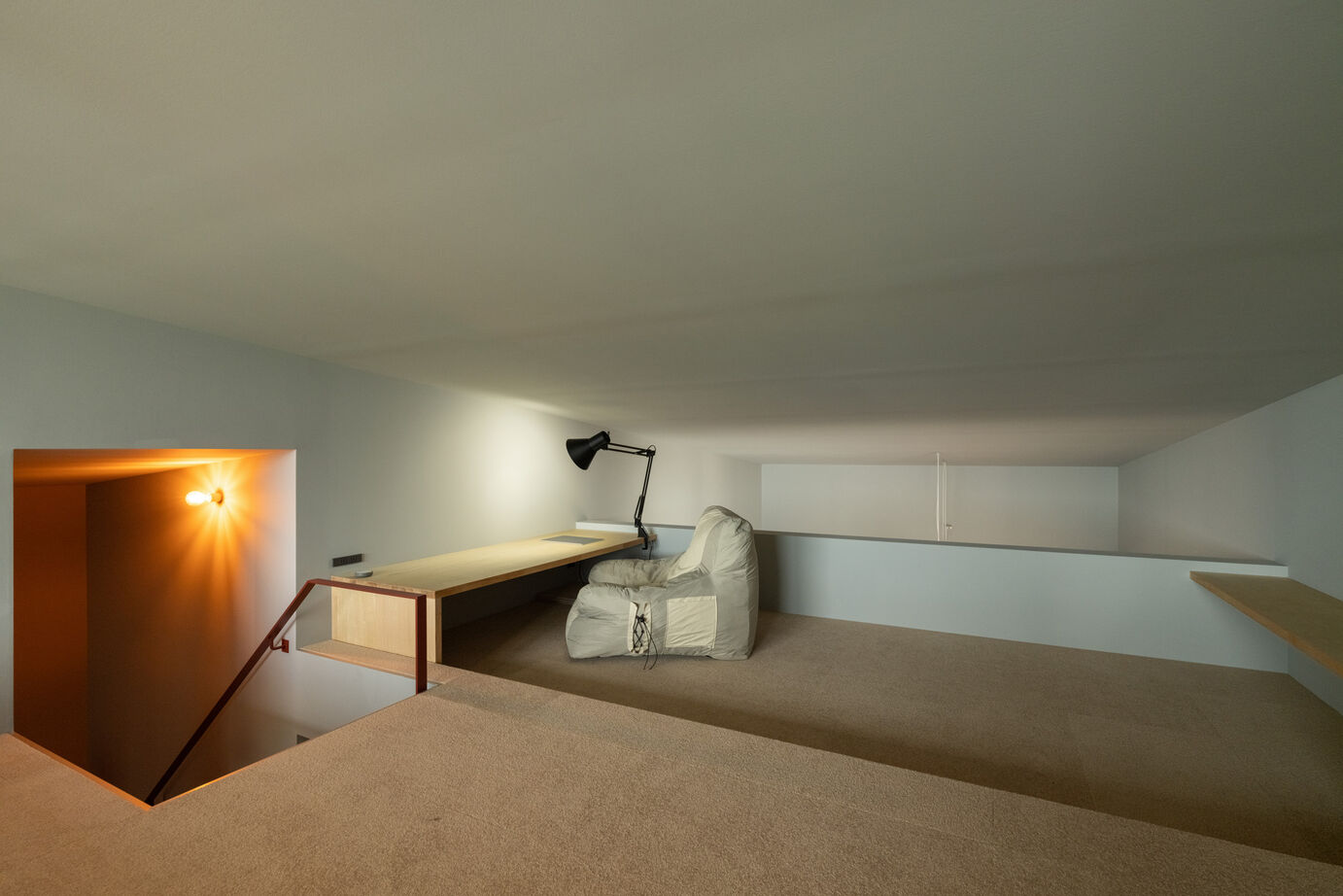 ハウスイズム建築設計事務所 【30坪台/間取り有】大パノラマの絶景を独り占め！海と山の豊かな自然を感じながら家族の絆を育む家の建築実例画像10