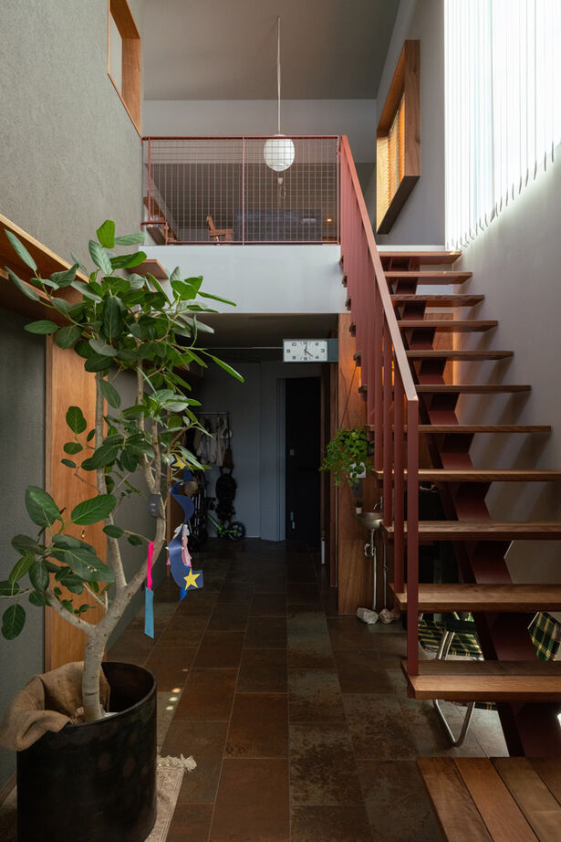 ハウスイズム建築設計事務所 【30坪台/間取り有】大パノラマの絶景を独り占め！海と山の豊かな自然を感じながら家族の絆を育む家の建築実例画像13