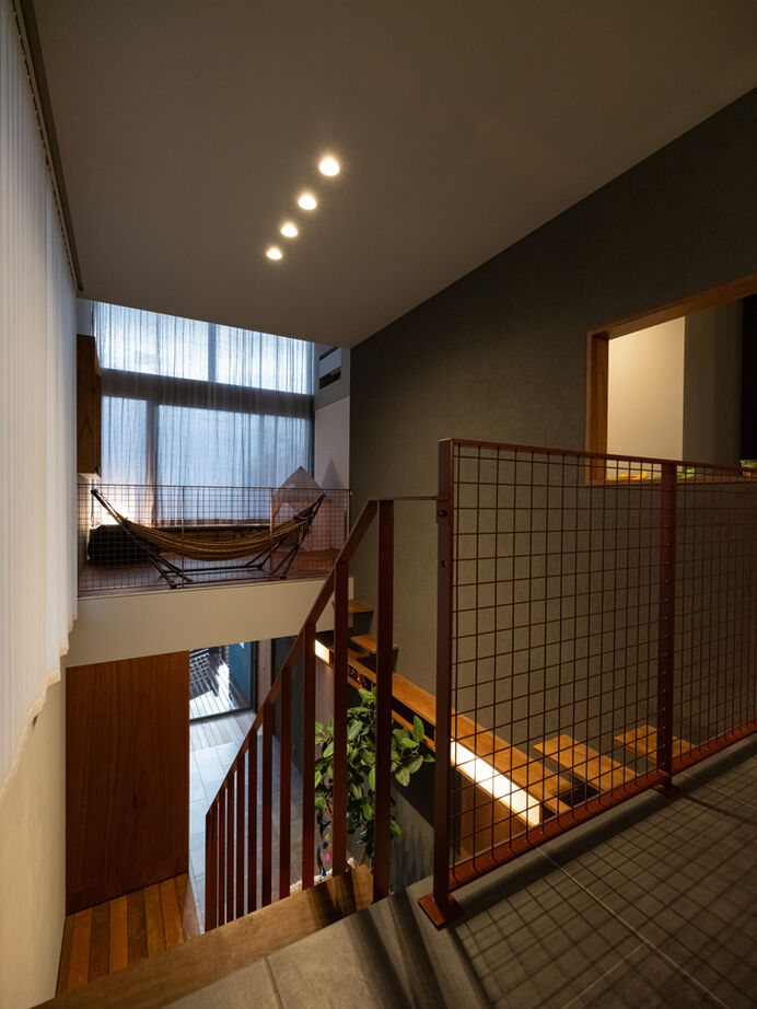 ハウスイズム建築設計事務所 【30坪台/間取り有】大パノラマの絶景を独り占め！海と山の豊かな自然を感じながら家族の絆を育む家の建築実例画像20