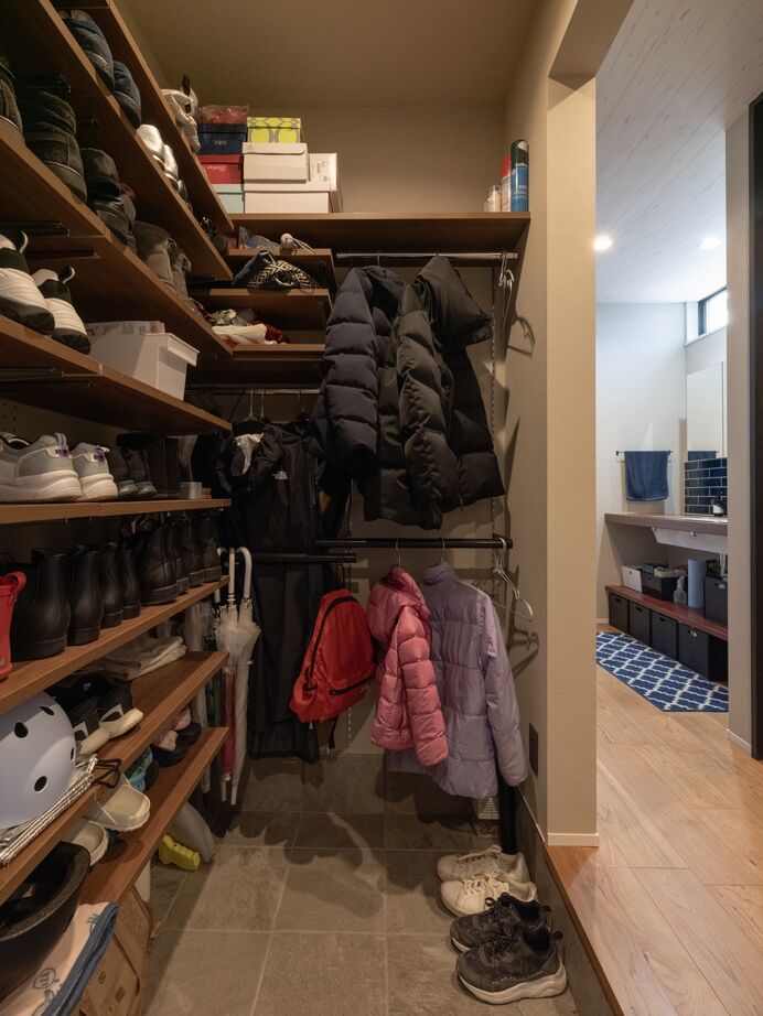 ハウスイズム建築設計事務所 【3500～3999万円/間取り有】青空の下、広い庭で子どもたちがのびのび遊ぶ。週末のひとときが特別な時間にの建築実例画像12