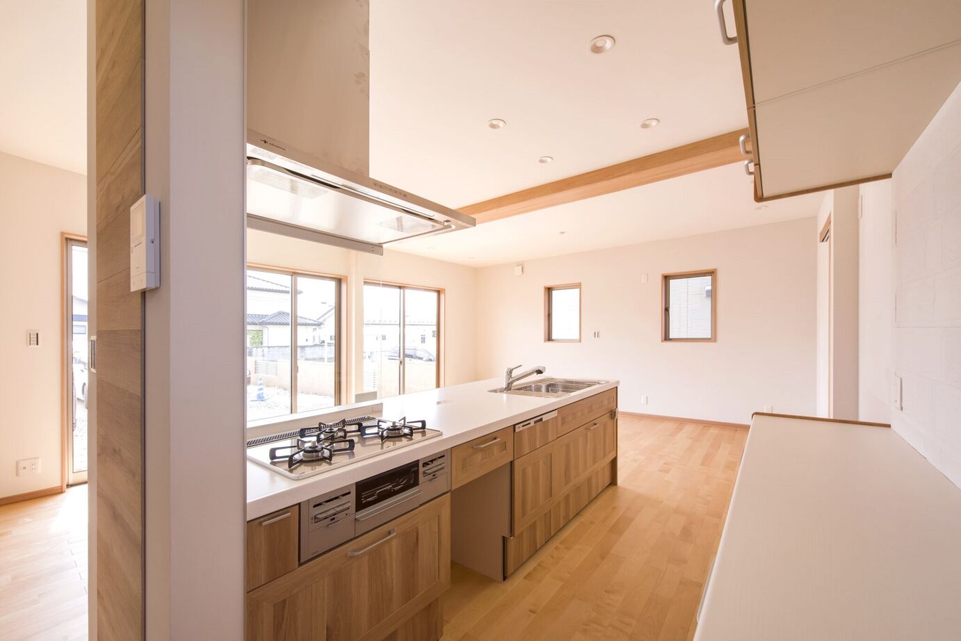 小向建設 【みどり市】自然光と木のぬくもりを感じる家の建築実例画像2