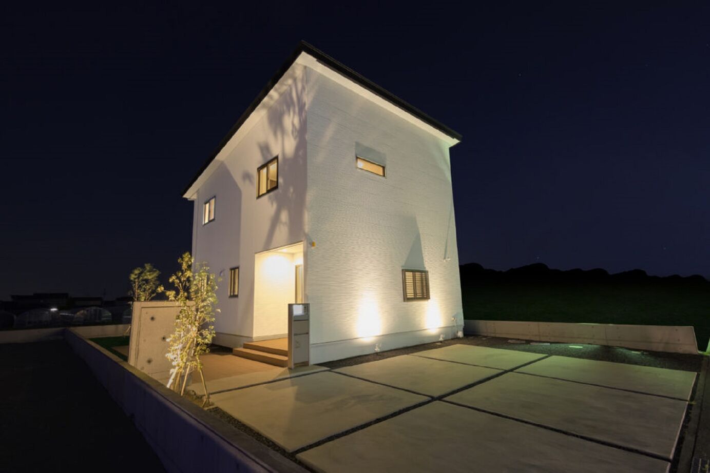 小向建設 【太田市】ZEH仕様でオールシーズン快適なモノトーンモダンの家　の建築実例画像4