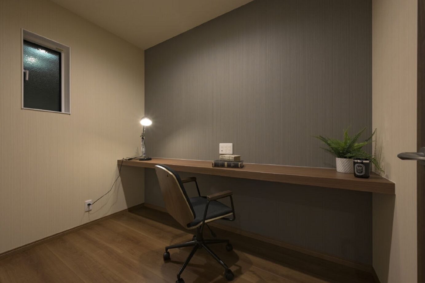 小向建設 【太田市】ZEH仕様でオールシーズン快適なモノトーンモダンの家　の建築実例画像9