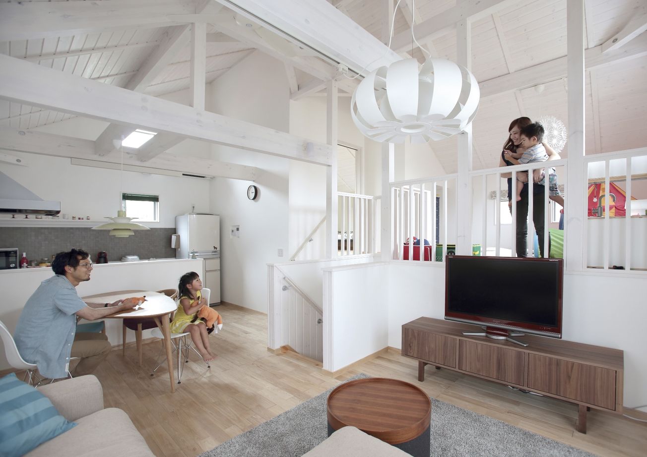 BinO前橋／立見建設 スキップフロアで弾む会話　こだわりを詰めた自然素材を使った真っ白な家の建築実例画像2