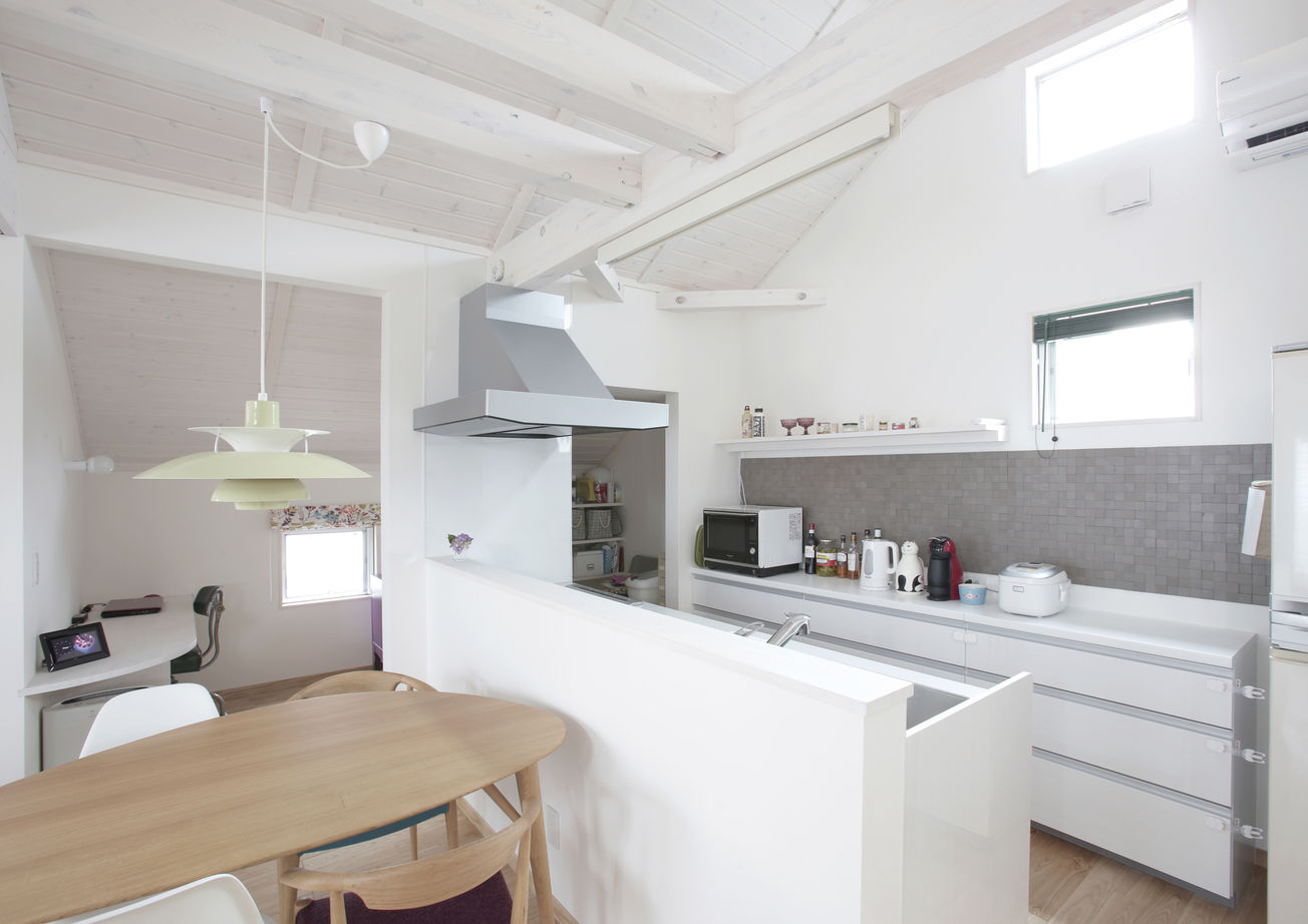 BinO前橋／立見建設 スキップフロアで弾む会話　こだわりを詰めた自然素材を使った真っ白な家の建築実例画像4