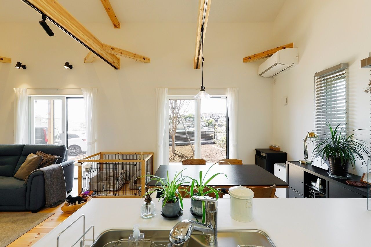 ヒロ建工 【2000万円台/間取り図有/東京都】趣味のバイクを眺めながら暮らす、広いアウトドアストッカーのある家の建築実例画像5