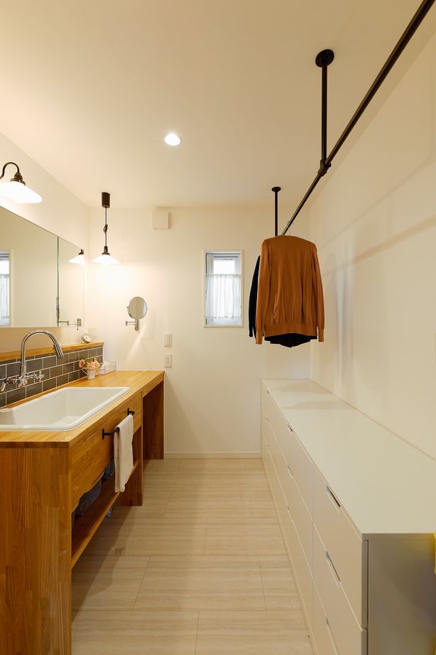 ヒロ建工 【2000万円台/間取り図有/東京都】趣味のバイクを眺めながら暮らす、広いアウトドアストッカーのある家の建築実例画像7