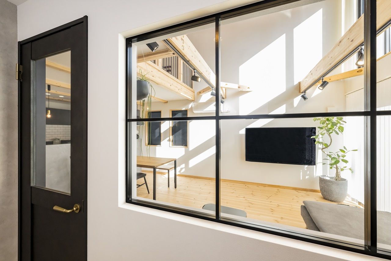 ヒロ建工 【2000万円台/間取り図有/埼玉県】ただいま！の後は洗面所に直行。便利な回遊動線の住まいの建築実例画像