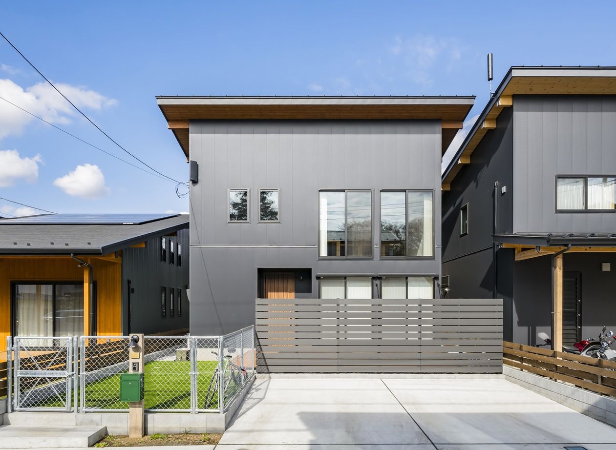 ヒロ建工 【2000万円台/間取り図有/埼玉県】ただいま！の後は洗面所に直行。便利な回遊動線の住まいの建築実例画像3