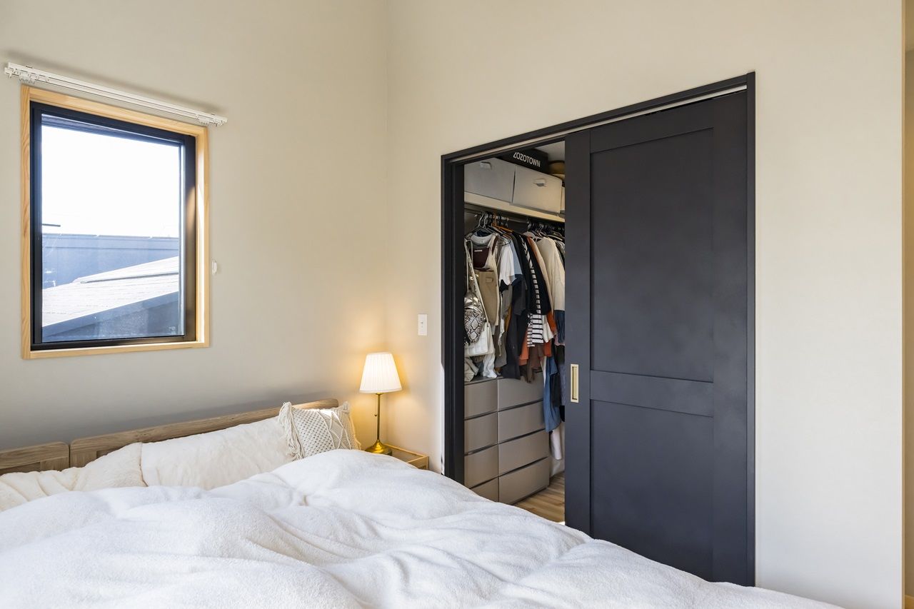 ヒロ建工 【2000万円台/間取り図有/埼玉県】ただいま！の後は洗面所に直行。便利な回遊動線の住まいの建築実例画像8