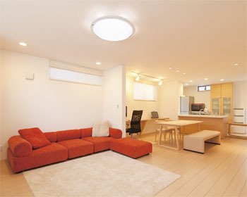 高山マテリアル 【1000万円台/約28坪/横浜市】横浜に建つ、高気密高断熱の3階建てビルドインガレージの家＜間取り図有＞の建築実例画像2