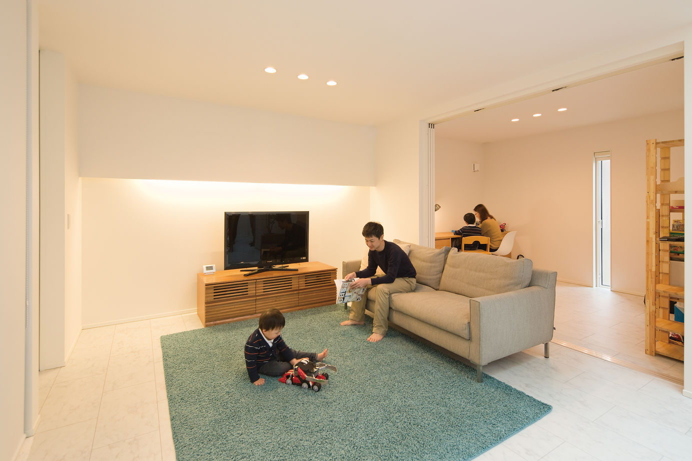 高山マテリアル 【1000万円台/延床34坪】窓が少なくても室内が明るく開放的！スタイリッシュな暮らしを実現＜間取り図有＞の建築実例画像6