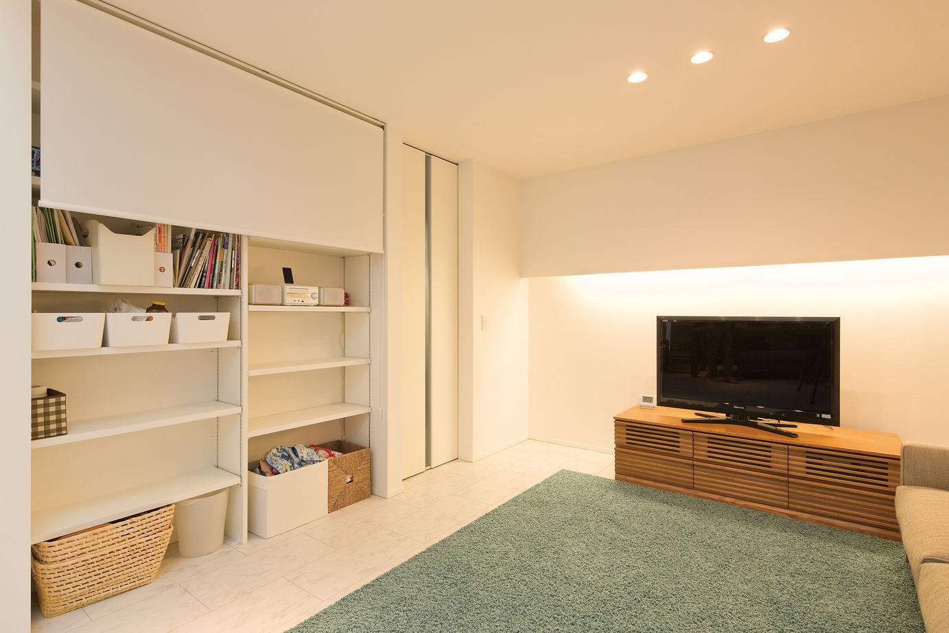 高山マテリアル 【1000万円台/延床34坪】窓が少なくても室内が明るく開放的！スタイリッシュな暮らしを実現＜間取り図有＞の建築実例画像8