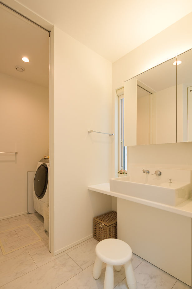 高山マテリアル 【1000万円台/延床34坪】窓が少なくても室内が明るく開放的！スタイリッシュな暮らしを実現＜間取り図有＞の建築実例画像11