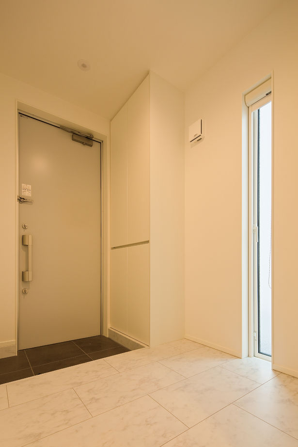 高山マテリアル 【1000万円台/延床34坪】窓が少なくても室内が明るく開放的！スタイリッシュな暮らしを実現＜間取り図有＞の建築実例画像12