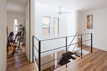 高山マテリアル 【1000万円台/延床27坪/横浜市】スタイリッシュな外観に目が惹く、洗練された空間で暮らしを楽しむ＜間取り図有＞の建築実例画像6