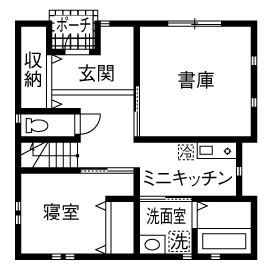 高山マテリアル 【1500万～2000万円/2世帯住宅/間取り図有】住宅密集地に立つ3階建て住宅。白と水色で爽やかに空間デザインの間取り図（3LDK+納戸）1階