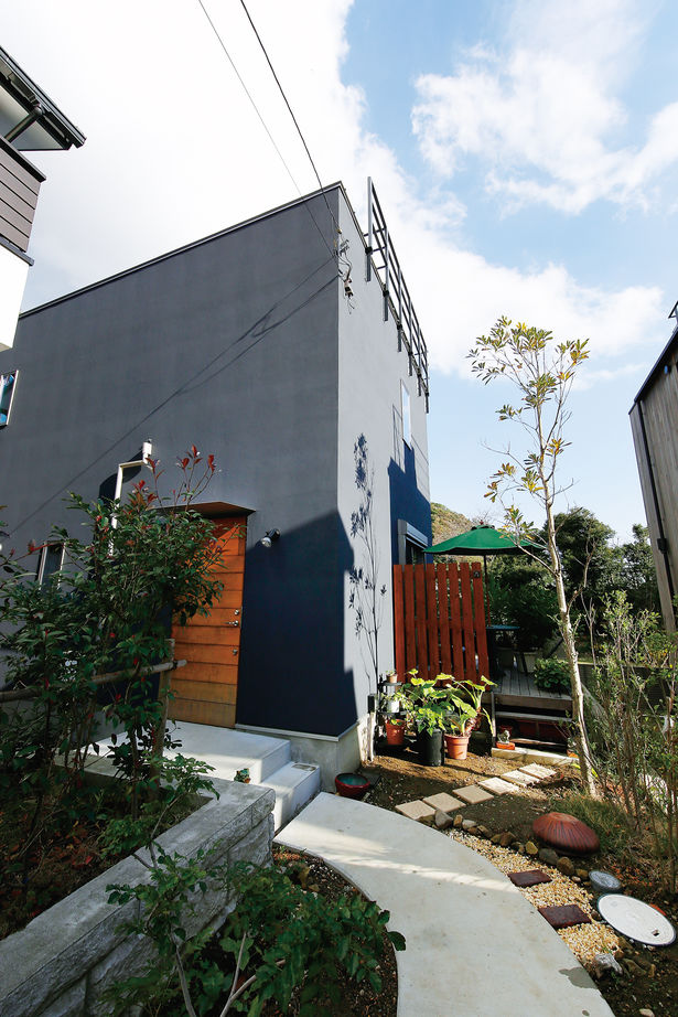 高山マテリアル 【1510万円/旗竿地/鎌倉市】ピッタリのスタイル！シンプルな箱型の家を自分好みに彩って＜間取り図有＞の建築実例画像2