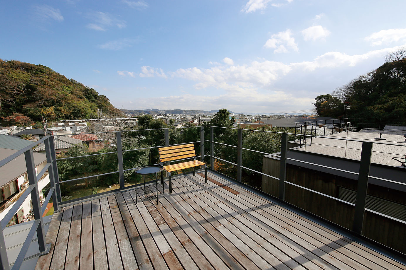 高山マテリアル 【1510万円/旗竿地/鎌倉市】ピッタリのスタイル！シンプルな箱型の家を自分好みに彩って＜間取り図有＞の建築実例画像14