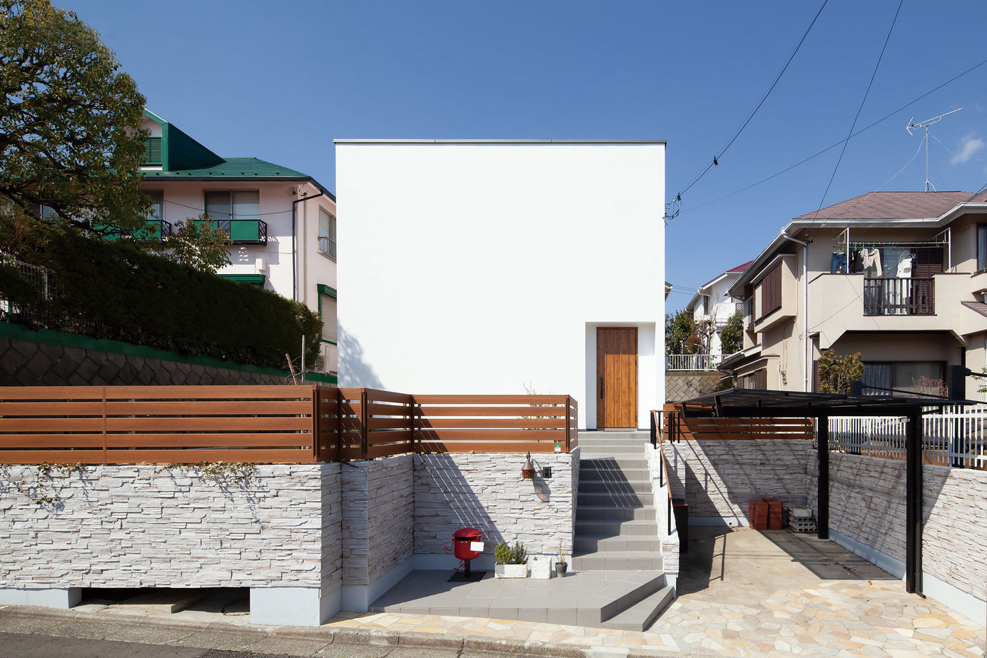 高山マテリアル 【1500万円～1999万】外観も内装も真っ白。圧倒的な開放感と明るさに気持ちがスカッとする家の建築実例画像3