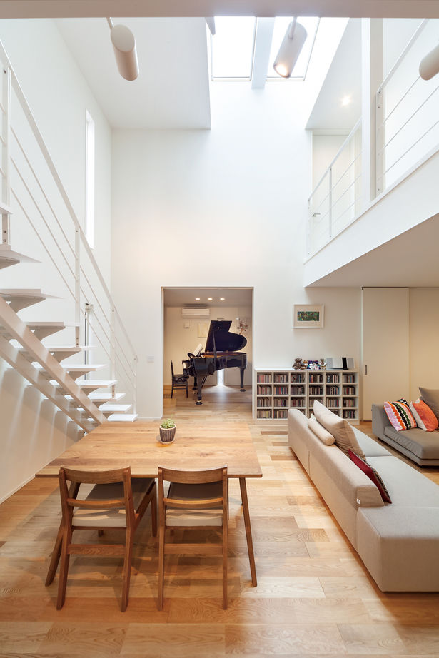 高山マテリアル 【1500万円～1999万】外観も内装も真っ白。圧倒的な開放感と明るさに気持ちがスカッとする家の建築実例画像4