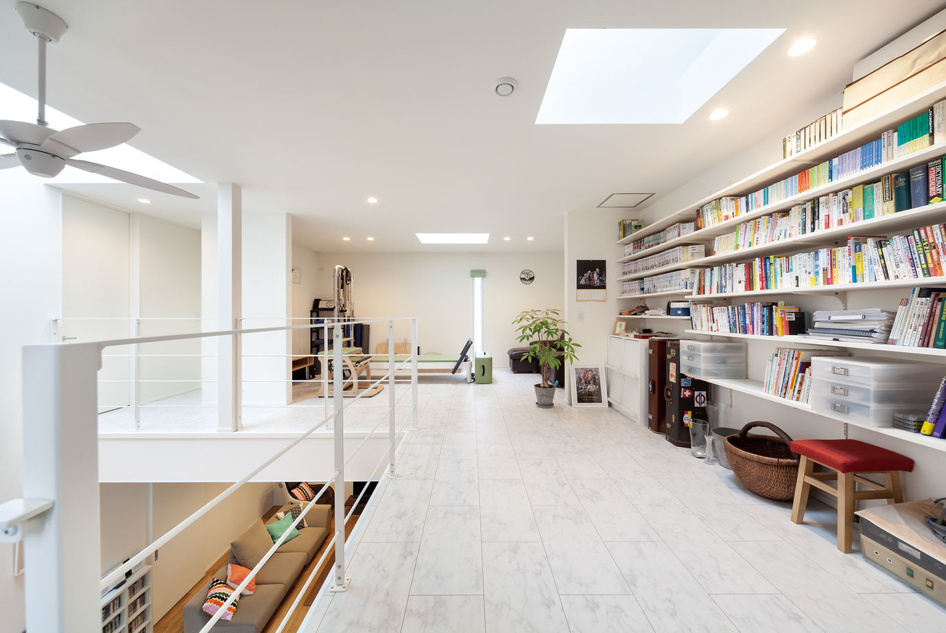 高山マテリアル 【1500万円～1999万】外観も内装も真っ白。圧倒的な開放感と明るさに気持ちがスカッとする家の建築実例画像9