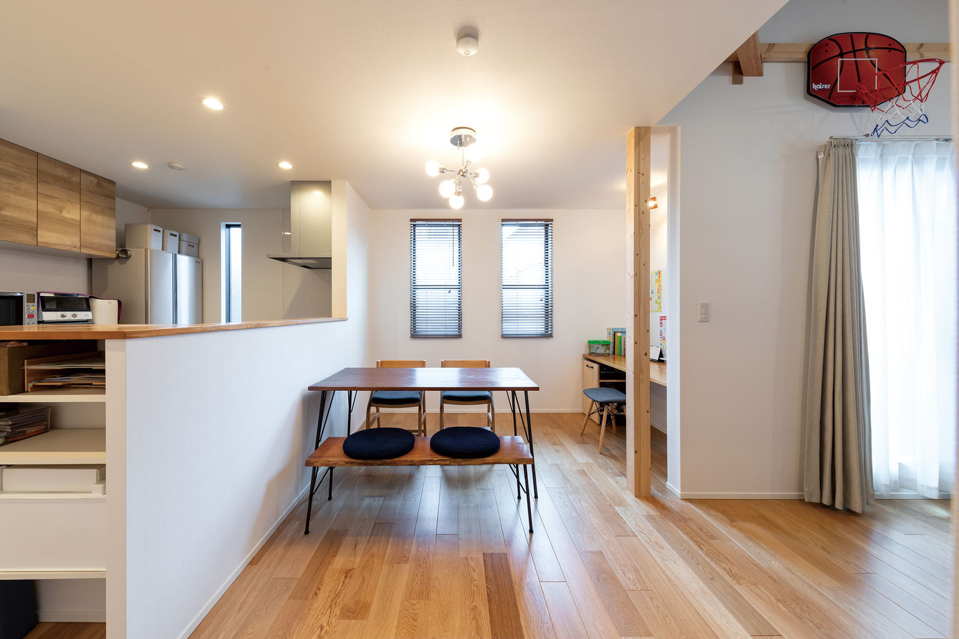 高山マテリアル 【1500万～1999万円/ビルドインガレージ/川崎市】開放感のある風通しの良い住まいの建築実例画像3