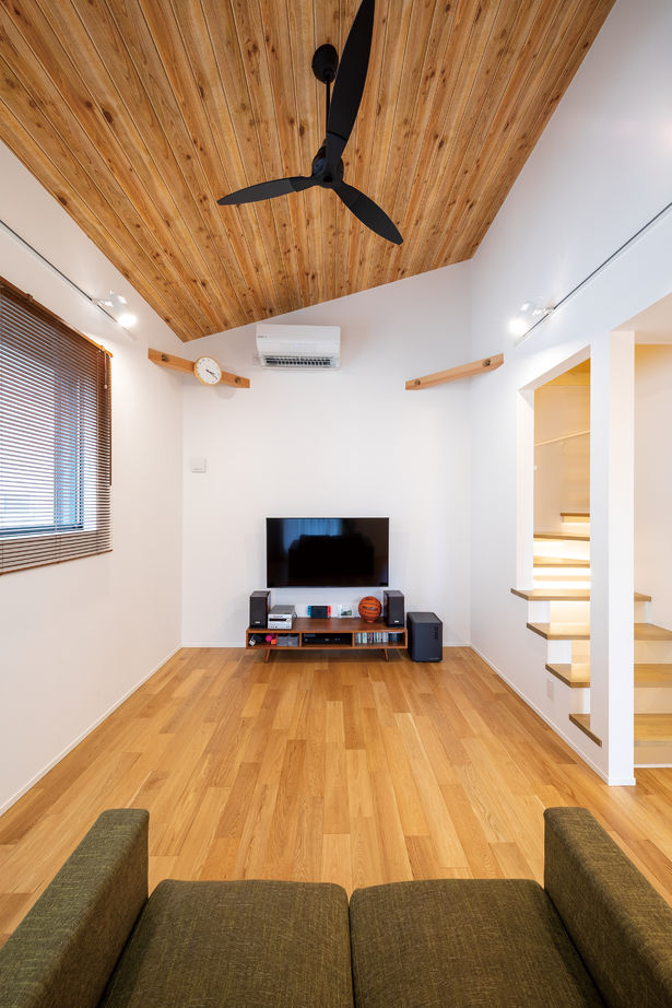 高山マテリアル 【1500万～1999万円/ビルドインガレージ/川崎市】開放感のある風通しの良い住まいの建築実例画像4