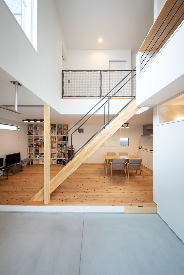 高山マテリアル 【1500万～1999万円/横浜市】サッカー練習できる吹き抜けの広々とした土間＆あったらいいなを叶える家の建築実例画像5