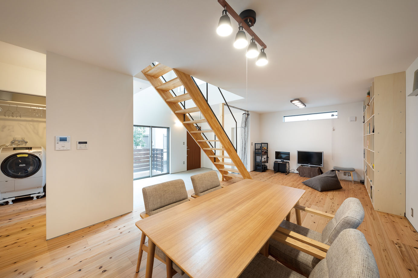 高山マテリアル 【1500万～1999万円/横浜市】サッカー練習できる吹き抜けの広々とした土間＆あったらいいなを叶える家の建築実例画像7