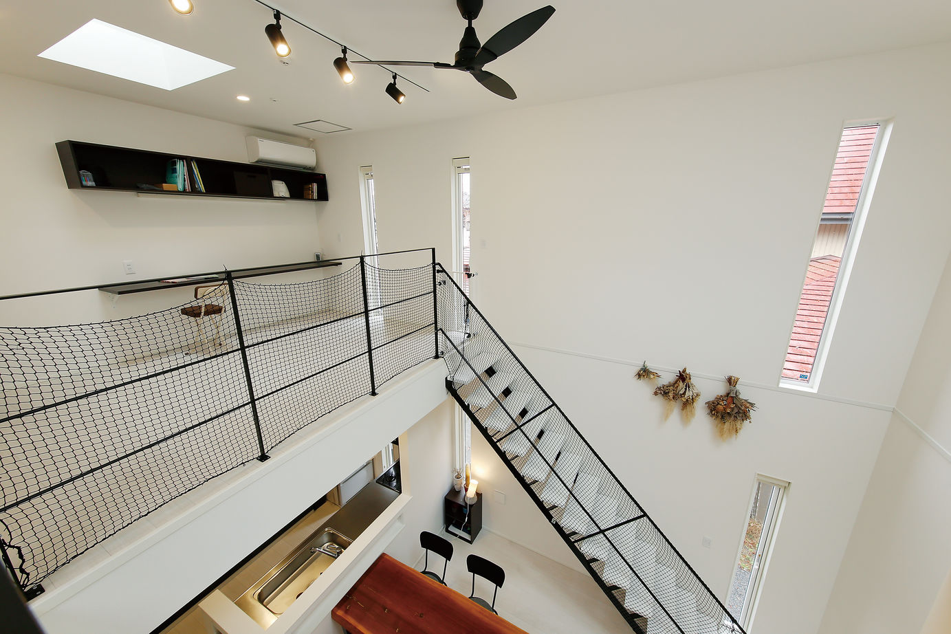 高山マテリアル 【1500万円～1999万円/大和市】趣味も楽しめる防音×収納抜群な住宅！スタイリッシュな佇まいにひとめぼれの建築実例画像6