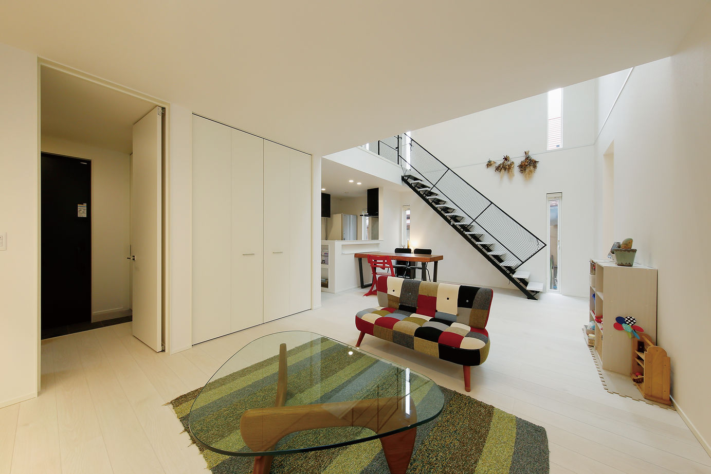 高山マテリアル 【1500万円～1999万円/大和市】趣味も楽しめる防音×収納抜群な住宅！スタイリッシュな佇まいにひとめぼれの建築実例画像7