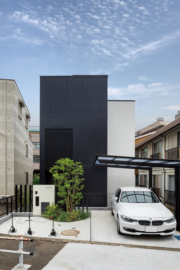 高山マテリアル 【1500万円～1999万円】高低差のある敷地を有効活用。屋上リビングでアウトドア＆レジャーを満喫する暮らしの建築実例画像2