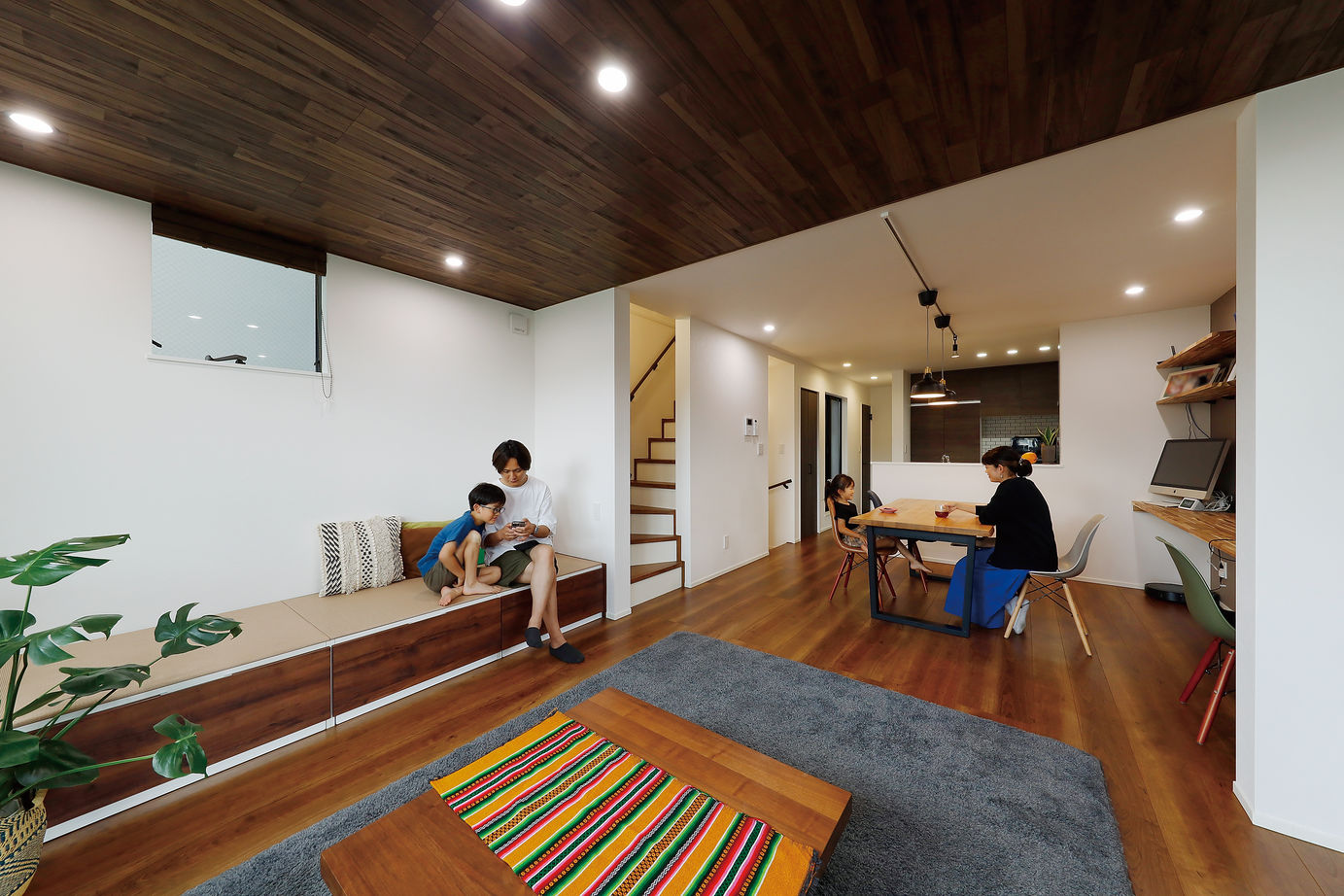 高山マテリアル 【2000万円台／敷地27.9坪／二世帯住宅/鎌倉市】狭小地を活かした屋上付き3階建て！それぞれの暮らしを尊重の建築実例画像2