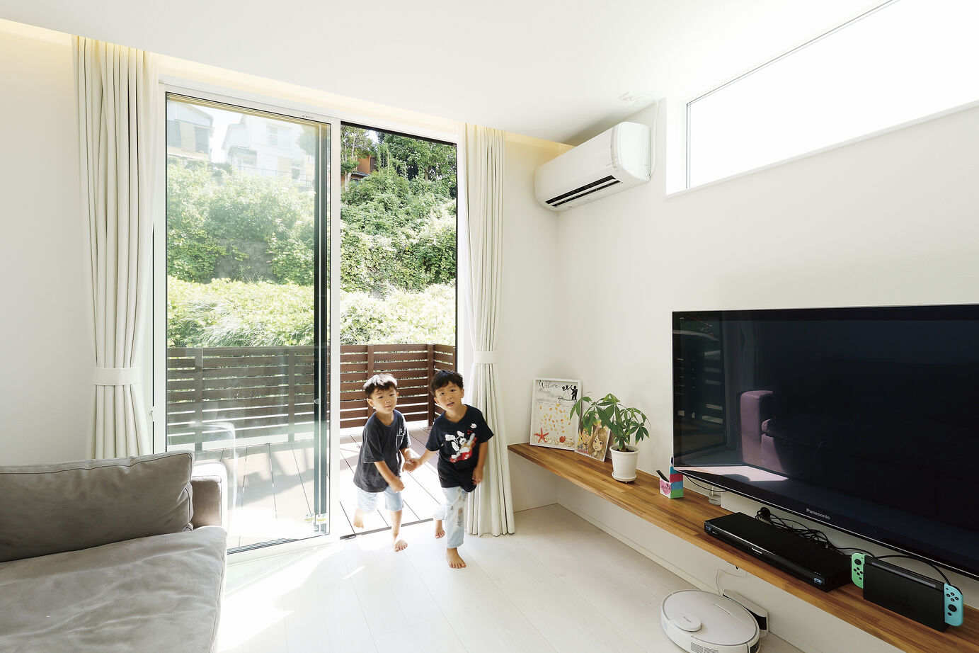 高山マテリアル 【2000万円～2499万円／収納充実／家事動線／間取図有】子育てに優しい、快適な動線も叶えたデザイン住宅の建築実例画像2