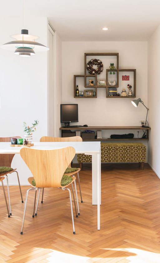 関工務所 【モダン／間取り図あり】ヘリンボーンの床と浮遊する階段をもつ家の建築実例画像4