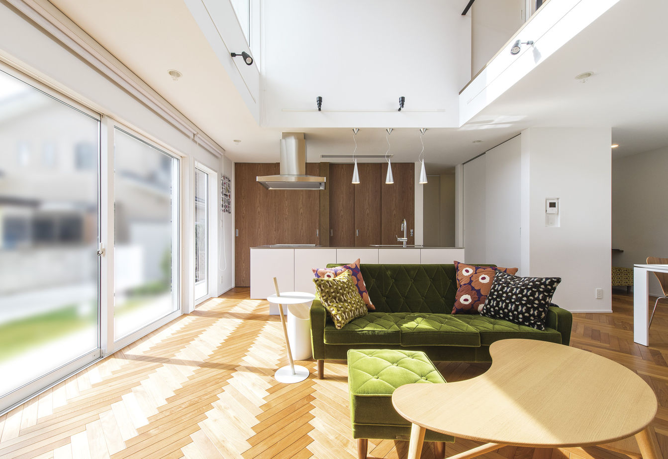 関工務所 【モダン／間取り図あり】ヘリンボーンの床と浮遊する階段をもつ家の建築実例画像7