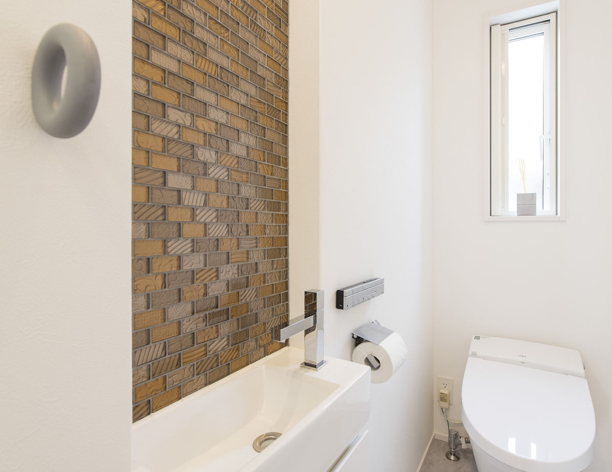 関工務所 【モダン／間取り図あり】ヘリンボーンの床と浮遊する階段をもつ家の建築実例画像8