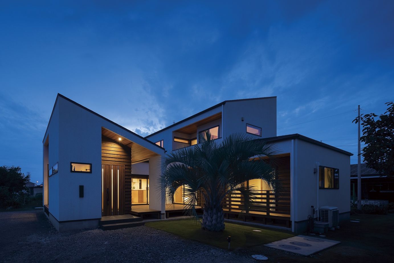 関工務所 【モダン】勾配天井が空間の広がりを生む、匠の技で築く端正な佇まいの建築実例画像7